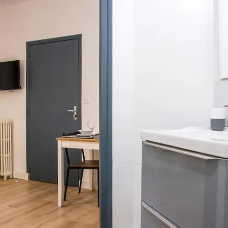 Le Blossac, A 300m Du Centre - Wifi Apartment Poitiers