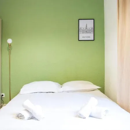 Apartment Le Blossac, A 300m Du Centre - Wifi