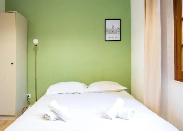 Apartment Le Blossac, A 300m Du Centre - Wifi